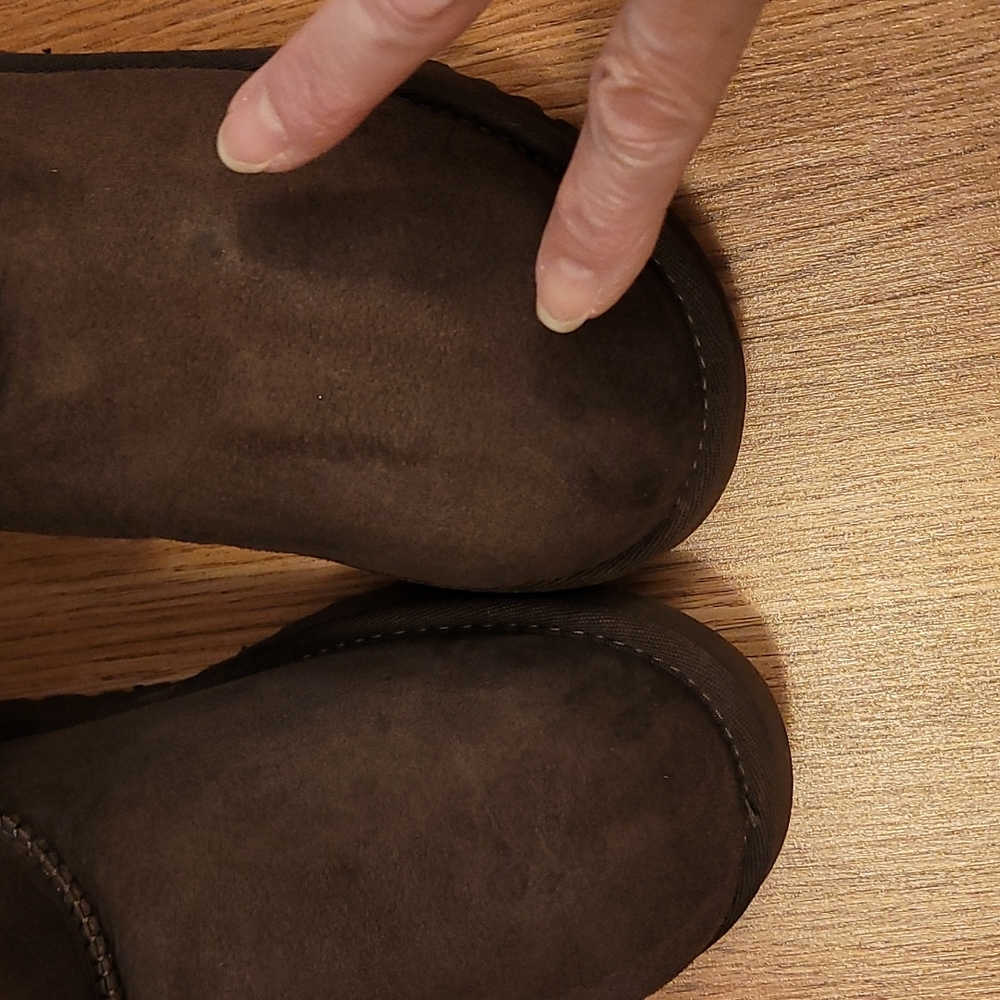 Ugg Bailey Button Triplet II BOOT in dark brown. Size 5 - Picture 6 of 13